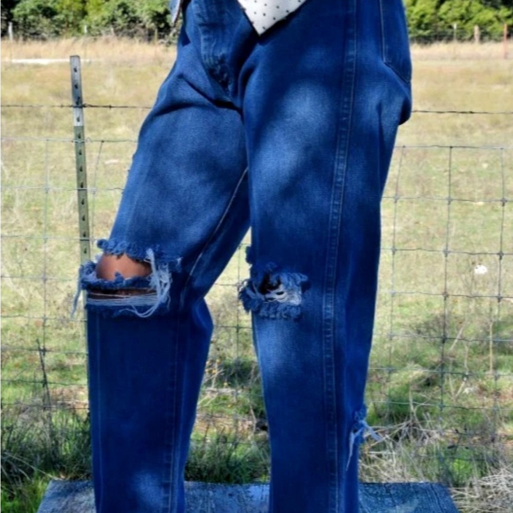 Wrangler Ripped Boyfriend Jeans in Deep Blue Denim